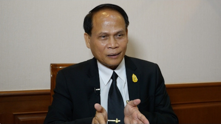 Embedded thumbnail for ปัญหาหนี้สินครู กับ ดร.พิษณุ ตุลสุข เลขาฯ สกสค.