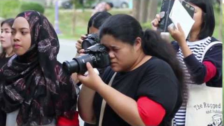 Embedded thumbnail for รายการ &amp;quot;ชนช้างกราฟิก 2&amp;quot; (10 ธ.ค.59) 
